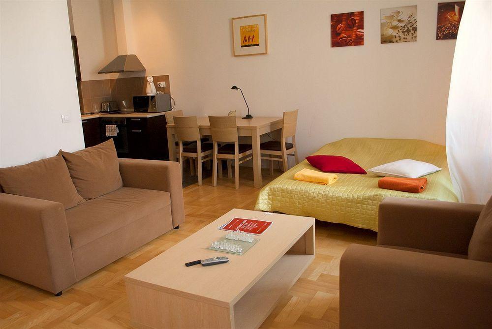 Made Inn Budapest Bagian luar foto