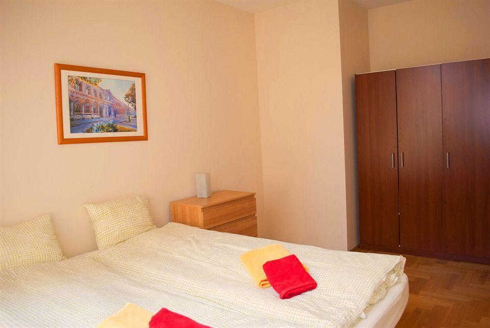 Made Inn Budapest Bagian luar foto